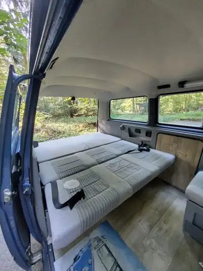 VW T3 Multivan 1988 — Classique culte 6 places, fraîchement révisé — intérieur