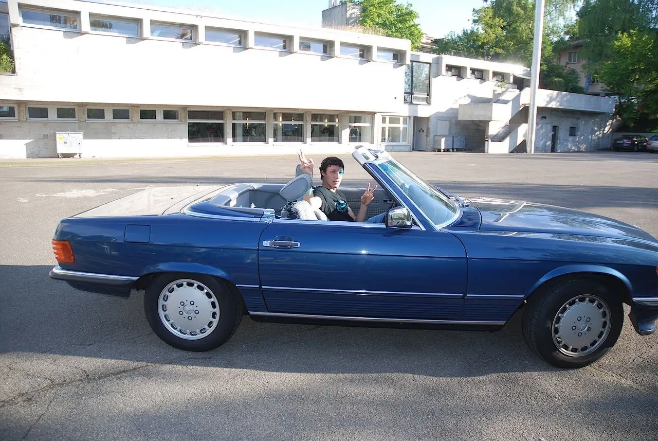 Mercedes-Benz SL 300 — Cabriolet légendaire des années 1980, moteur révisé — vue extérieure