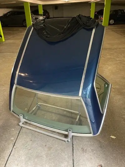 Mercedes-Benz SL 300 — Cabriolet légendaire des années 1980, moteur révisé — détail