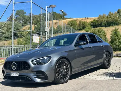 Mercedes-Benz E 300 e 4Matic — Berline hybride rechargeable, design AMG Sport, 101'000 km — côté