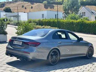 Mercedes-Benz E 300 e 4Matic — Berline hybride rechargeable, design AMG Sport, 101'000 km — arrière