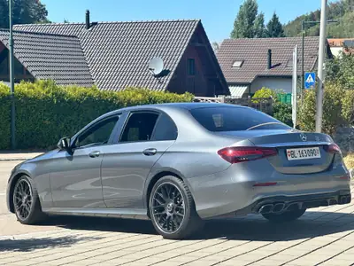 Mercedes-Benz E 300 e 4Matic — Berline hybride rechargeable, design AMG Sport, 101'000 km — tableau de bord