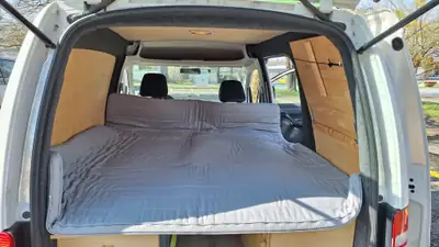 VW Caddy Camper 4 Two — Petit camping-car aménagé, diesel économique — Detail