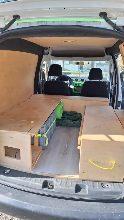 VW Caddy Camper 4 Two — Petit camping-car aménagé, diesel économique — Miniatur 10