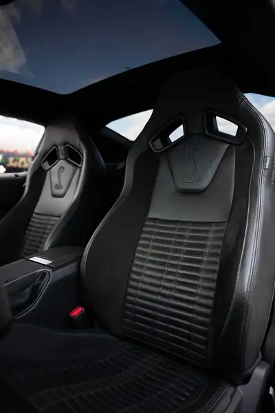 Ford Mustang Shelby GT500 5.8 SVT 2013 — Muscle car légendaire, 660 ch et état impeccable — dettaglio