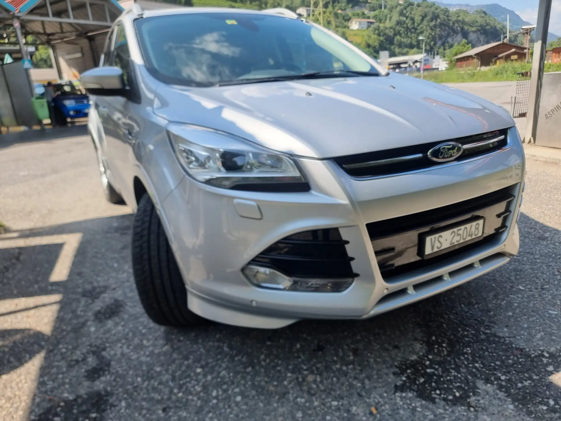 Ford Kuga 2.0 TDCi Carving 4WD — SUV robuste diesel, expertise du jour incluse