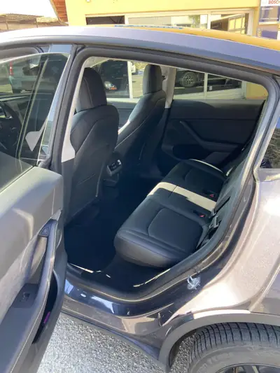 Tesla Model Y Long Range — SUV électrique haute performance, 55 000 km — dettaglio