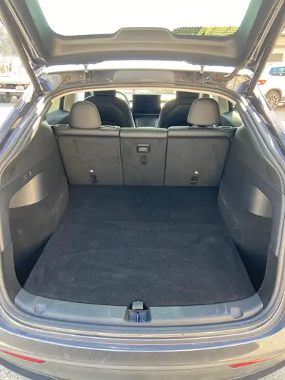 Tesla Model Y Long Range — SUV électrique haute performance, 55 000 km — Miniatura 10