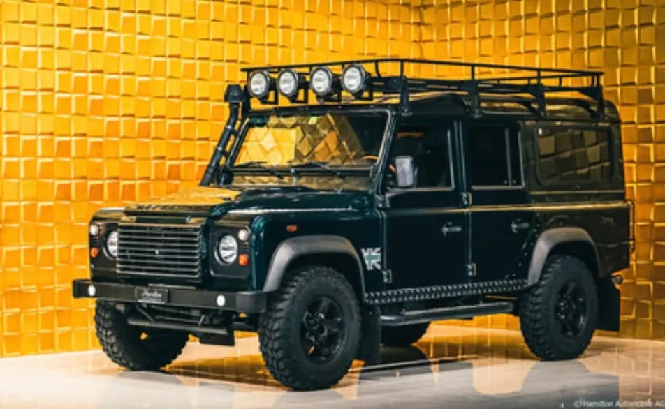 Land Rover Defender 110 2.2 TD4 — L'aventurier robuste au diesel économe