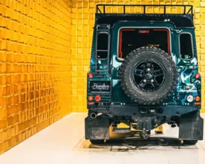 Land Rover Defender 110 2.2 TD4 — L'aventurier robuste au diesel économe — Innenraum