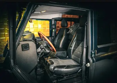 Land Rover Defender 110 2.2 TD4 — L'aventurier robuste au diesel économe — Detail
