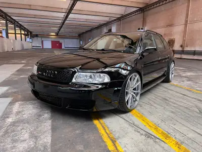 Audi RS4 B5 — Break sportif 381 ch, transmission manuelle, historique sans sinistre — cruscotto