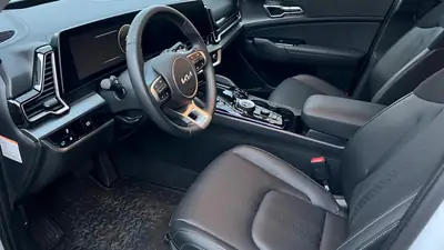 Kia Sportage 1.6 T-GDi PHEV — SUV hybride rechargeable, seulement 5'000 km — Heckansicht