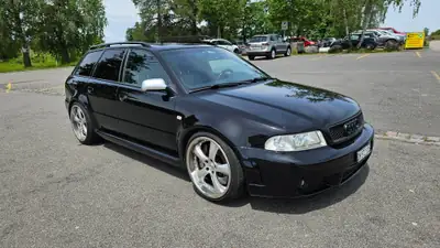 Audi RS4 Avant quattro — Break de prestige 380 ch, garantie fiabilité allemande — exterior view
