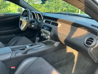 Chevrolet Camaro Z28 — Coupé muscle américain 500 ch, seulement 57'000 km — Miniatur 11