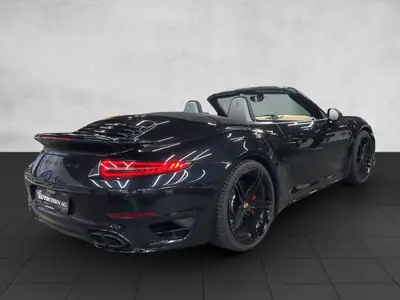 Porsche 911 Turbo Cabrio PDK — Performances extrêmes, 99'000 km, garantie jusqu'à 2029 — vista posteriore