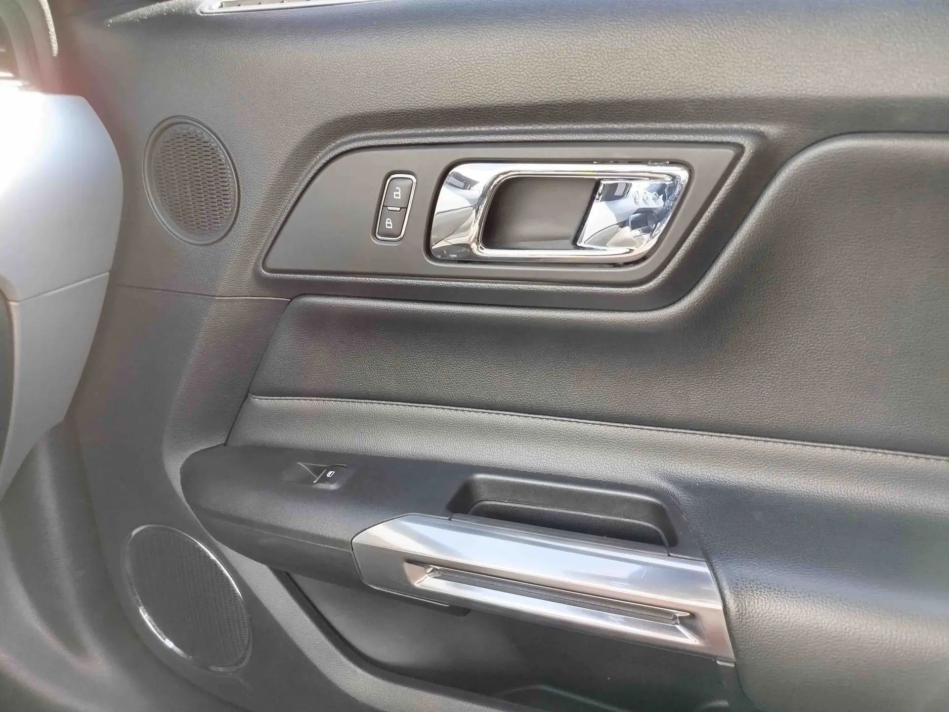 Ford Mustang 2015 occasion Bassecourt — 4