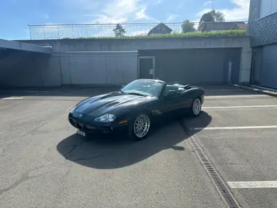 Jaguar XK XKR S/C Convertible 1999 — Cabriolet de prestige, 363 ch et seulement 54'000 km — Außenansicht