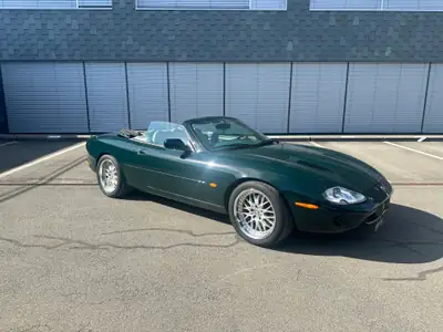Jaguar XK XKR S/C Convertible 1999 — Cabriolet de prestige, 363 ch et seulement 54'000 km — Innenraum