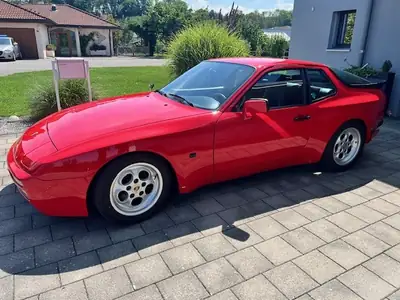 Porsche 944 Turbo 1985 — Icône sportive des années 80, état impeccable — interni
