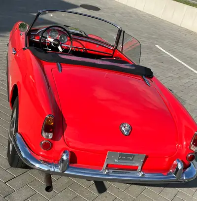 Alfa Romeo Giulietta 750 D — Cabriolet vintage 1960 entièrement restauré, kilométrage minimal — Seitenansicht