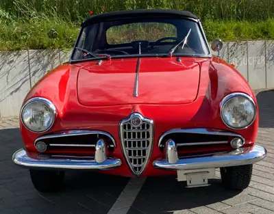 Alfa Romeo Giulietta 750 D — Cabriolet vintage 1960 entièrement restauré, kilométrage minimal — Miniatur 8
