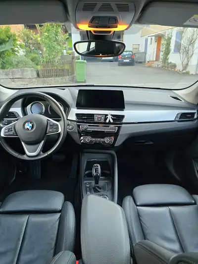 BMW X1 xDrive 18d Essential Edition — SUV compact diesel, 105'000 km, sans sinistre — dashboard