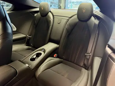 Maserati GranTurismo Folgore 92kWh — Performance électrique 761 ch, 1500 km seulement — Miniatur 17
