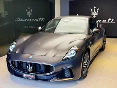 Maserati GranTurismo Trofeo Automatica — Coupé sportif 550 ch, kilométrage minimal — Außenansicht