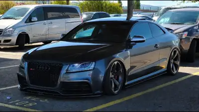 Audi RS5 Coupé 2010 — 450 ch, Prestige tout-terrain avec caractère sportif — vista esterna