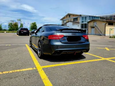 Audi RS5 Coupé 2010 — 450 ch, Prestige tout-terrain avec caractère sportif — dettaglio