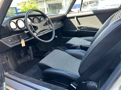 Porsche 911 Targa S 1972 — Icône cabriolet de prestige, kilométrage exceptionnel — intérieur