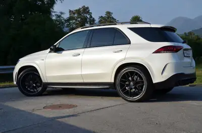 Mercedes-Benz GLE 53 AMG 4Matic+ — SUV sportif hybride, 70'000 km seulement — Außenansicht