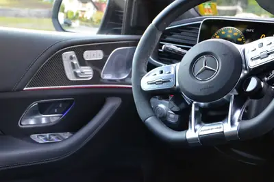 Mercedes-Benz GLE 53 AMG 4Matic+ — SUV sportif hybride, 70'000 km seulement — Armaturenbrett