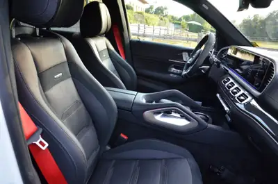 Mercedes-Benz GLE 53 AMG 4Matic+ — SUV sportif hybride, 70'000 km seulement — Innenraum