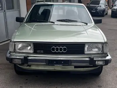 Audi 100 5E CD 1982 — Le classique suisse de légende, préservé et sans accident — Seitenansicht