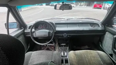 Audi 100 5E CD 1982 — Le classique suisse de légende, préservé et sans accident — Miniatur 9