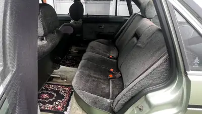Audi 100 5E CD 1982 — Le classique suisse de légende, préservé et sans accident — Miniatur 11