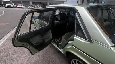 Audi 100 5E CD 1982 — Le classique suisse de légende, préservé et sans accident — Miniatur 10