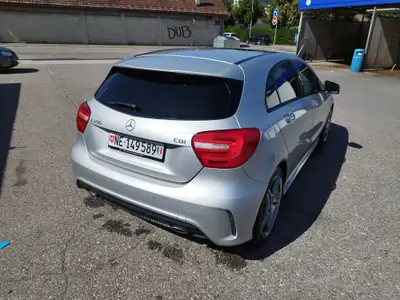 Mercedes-Benz Classe A 200 CDI AMG Line — Diesel efficace, 107'000 km, design premium — tableau de bord