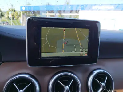 Mercedes-Benz Classe A 200 CDI AMG Line — Diesel efficace, 107'000 km, design premium — Miniature 16