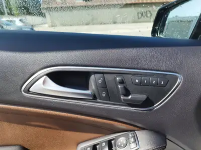 Mercedes-Benz Classe A 200 CDI AMG Line — Diesel efficace, 107'000 km, design premium — Miniature 17