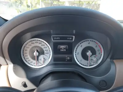 Mercedes-Benz Classe A 200 CDI AMG Line — Diesel efficace, 107'000 km, design premium — Miniature 19