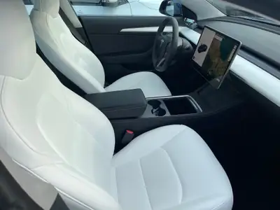 Tesla Model 3 2022 — Berline électrique haute performance, 97'000 km — Armaturenbrett