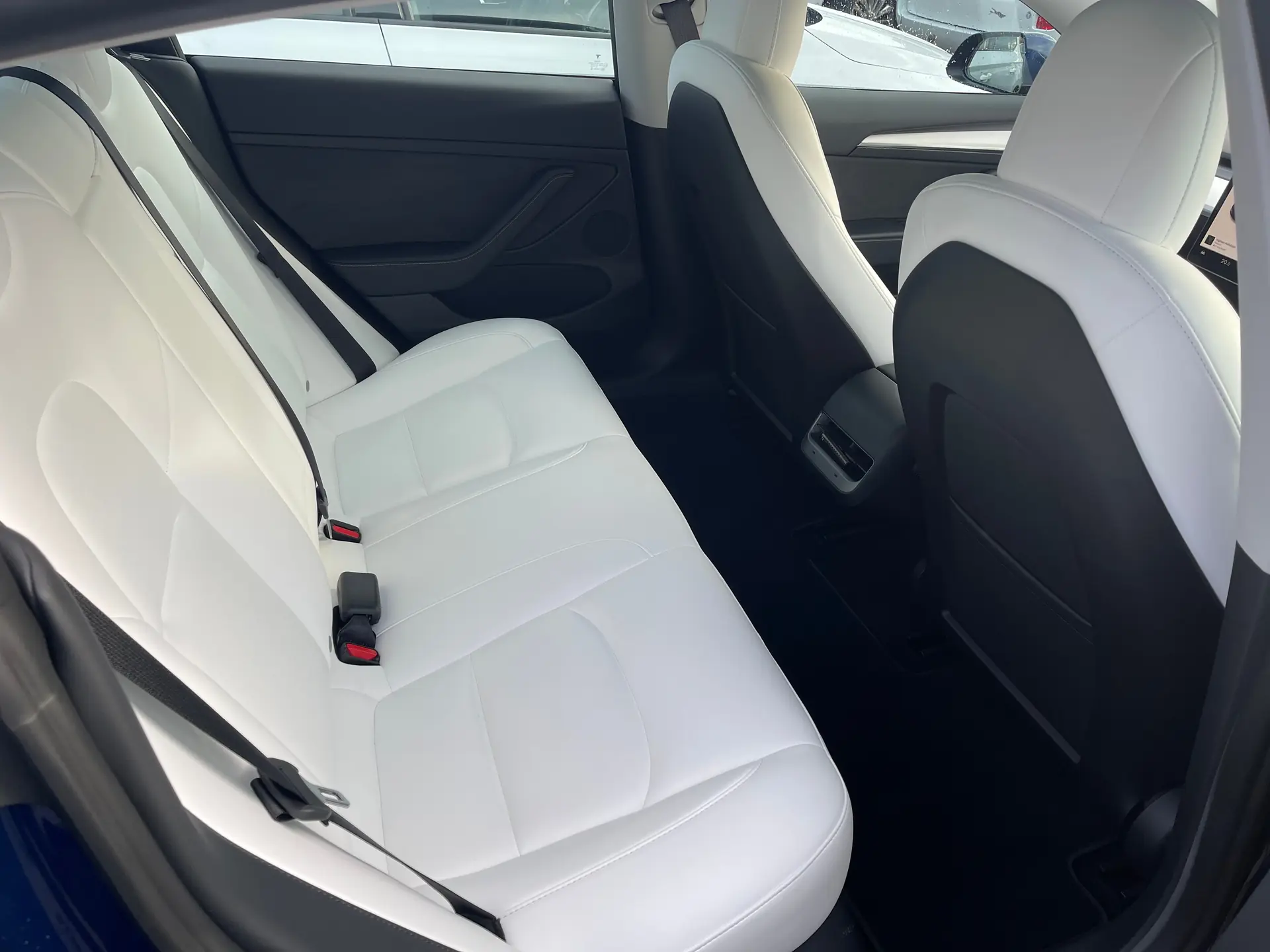Tesla Model 3 2022 occasion Lufingen — 4