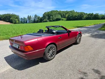 Mercedes-Benz SL 500 — Roadster légendaire, 320 ch et design iconique des années 90 — cruscotto
