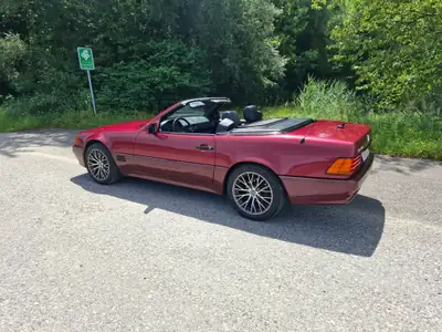 Mercedes-Benz SL 500 — Roadster légendaire, 320 ch et design iconique des années 90 — interni