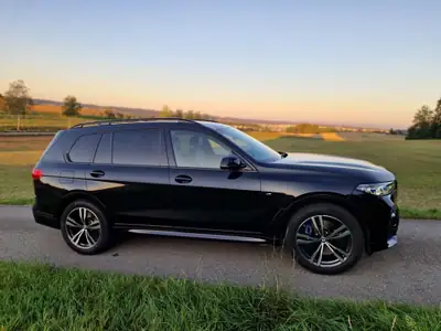 BMW X7 xDrive 30d — SUV 7 places premium, 72 000 km, motorisation diesel efficace — fianco