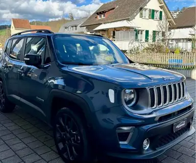 Jeep Renegade 1.3 T PHEV Limited AWD — SUV hybride rechargeable, 40 000 km seulement — rear view