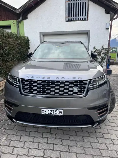 Range Rover Velar R-Dynamic P 300 — SUV premium 4x4 à motorisation essence performante — interni